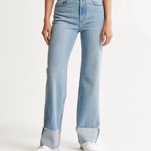 Abercrombie & Fitch High-Rise Relaxed Jeans in Light Blue